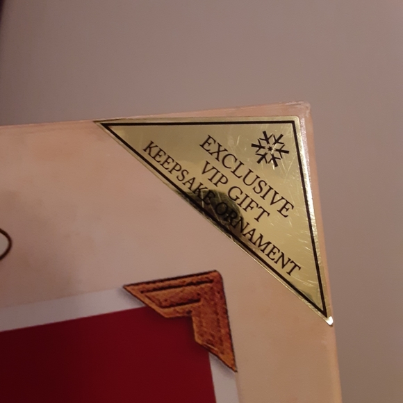 RARE 2004 Hallmark VIP Gift Keepsake Ornament Repaint Jolly Old Kris Jin… - Picture 7 of 12